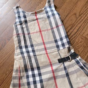 Burberry Girls jumper dress 4
